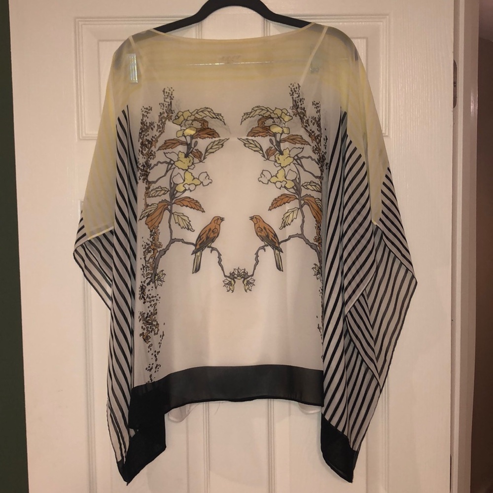 Handkerchief printed blouse.